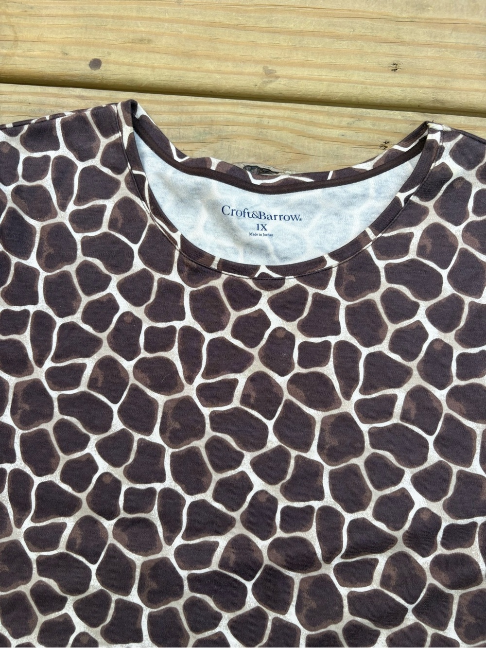 Croft & Barrow Women’s 1X Brown Giraffe Print Short Sleeve T-Shirt Top - Picture 2 of 7